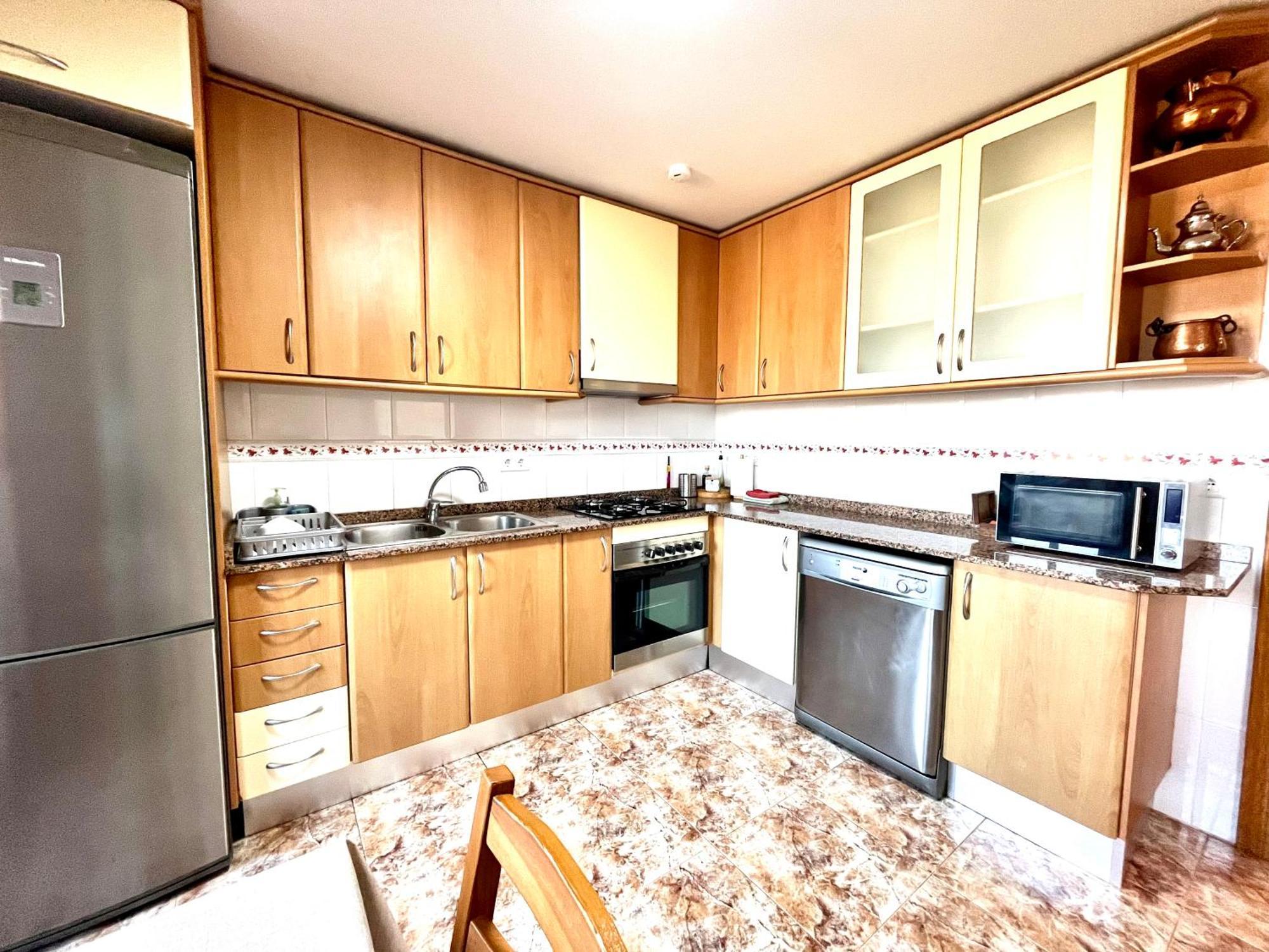 Amplio Apartamento, 5 Camas Sant Esteve Sesrovires Esterno foto