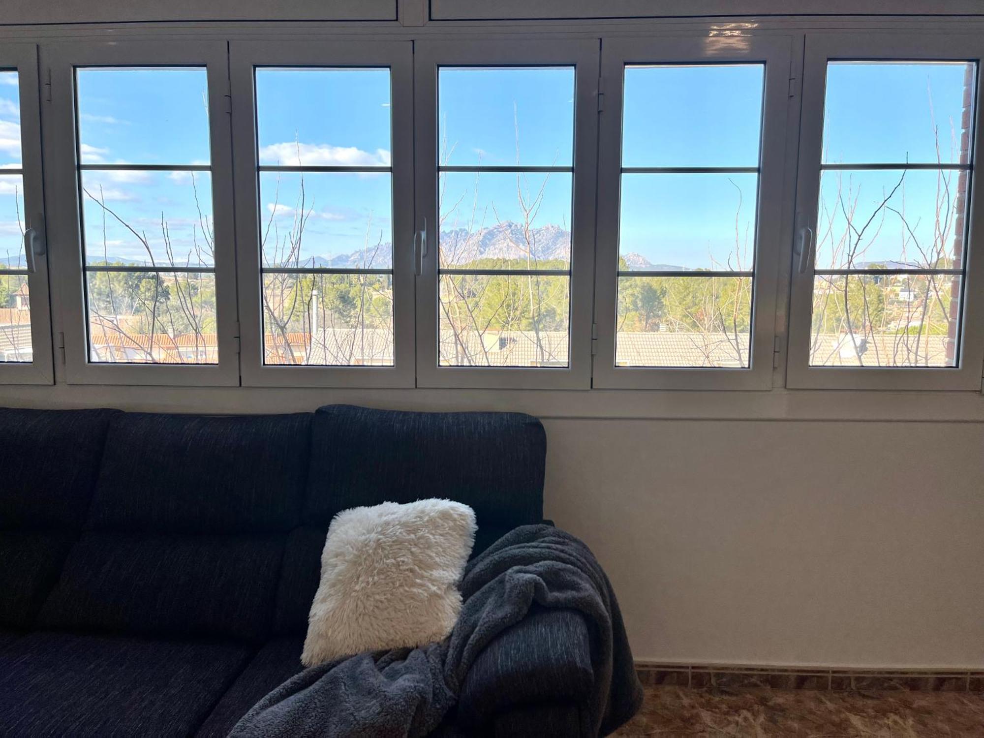 Amplio Apartamento, 5 Camas Sant Esteve Sesrovires Esterno foto